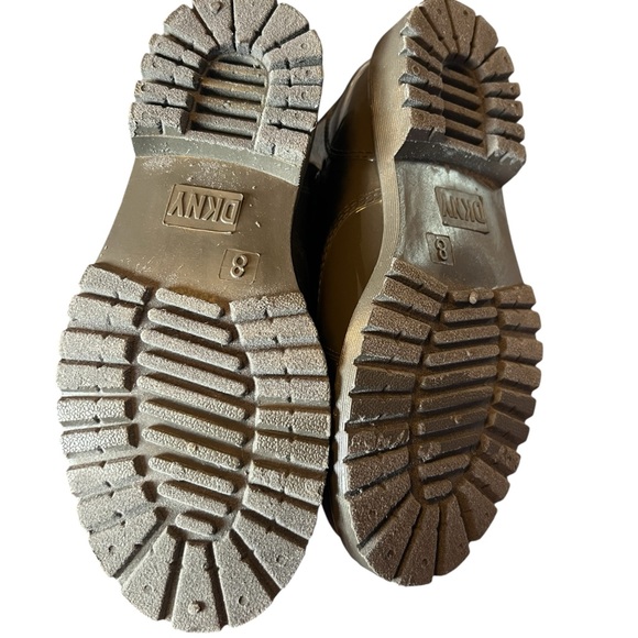 NWOB~ Dkny Tilly Rain Boot Womens
Waterproof Lace Up Booties. Size 8m. - Picture 10 of 10